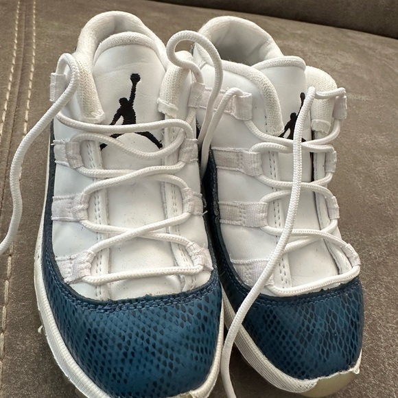 Jordan 11 Blue Snakeskin Sneakers Toddler - Picture 2 of 10